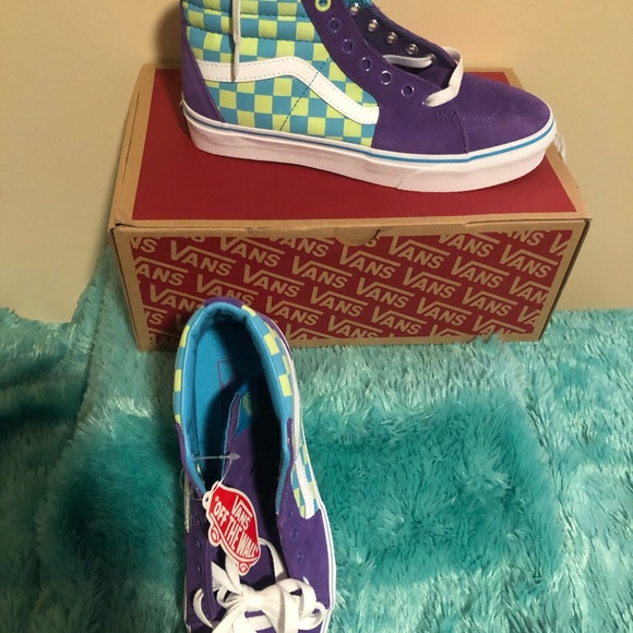 Vans - Picture 2 of 3
